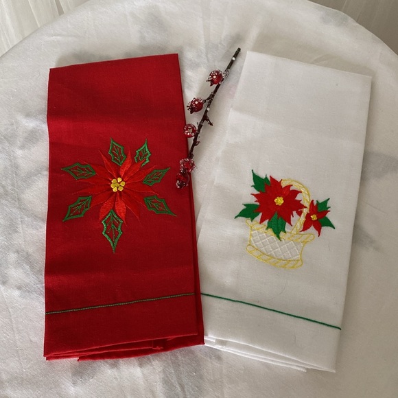 A pair of brand new tea towels! One white with red poinsettias, one red - Picture 3 of 7